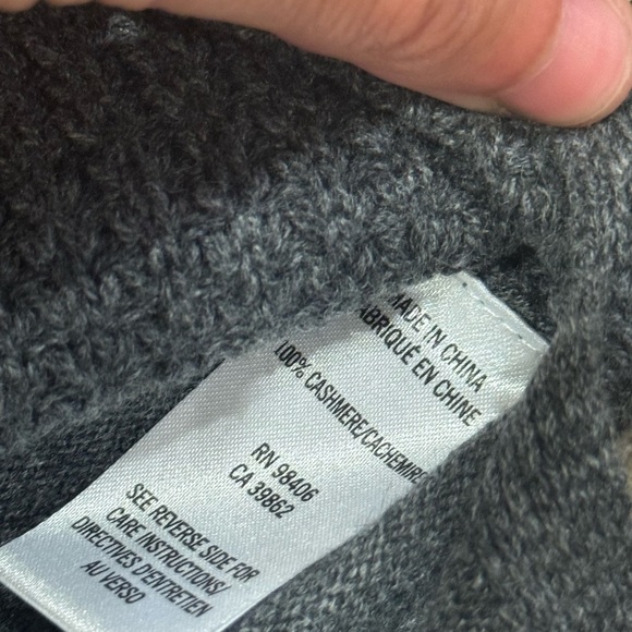 Theory Gray 100% Cashmere Sweater - Picture 2 of 4